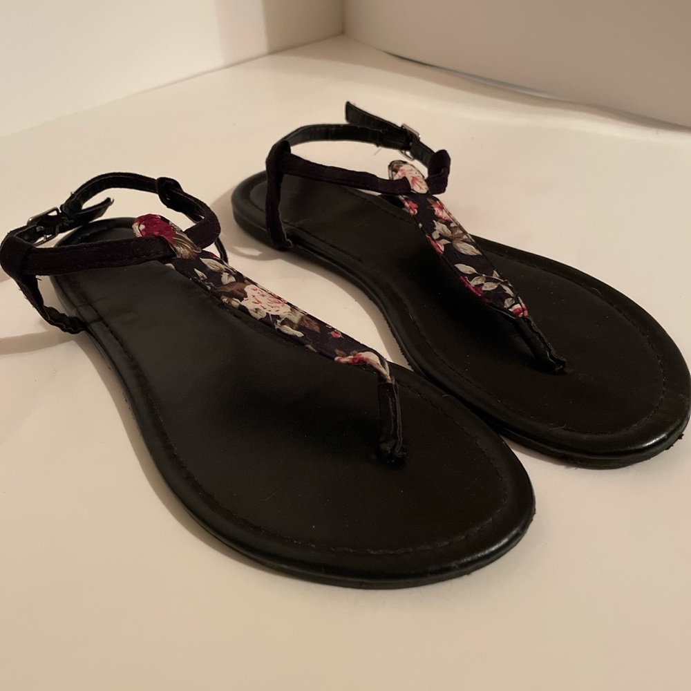 Sandals - Picture 5 of 5